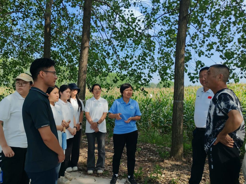 韩国av
“生声不息”实践团以专业守护麋鹿 用行动平衡生态与民生